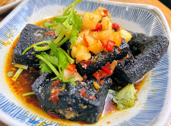 湖南省の黒い臭豆腐