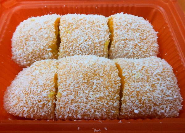 香港元朗・佳記甜品のマンゴーのもち米団子（芒果糯米?）