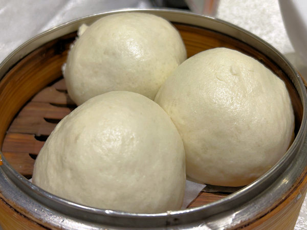 香港元朗・大栄華酒楼の白蓮餡饅頭