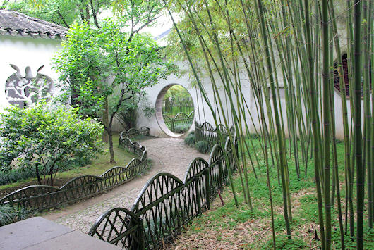 蘇州の滄浪亭：竹林と庭園