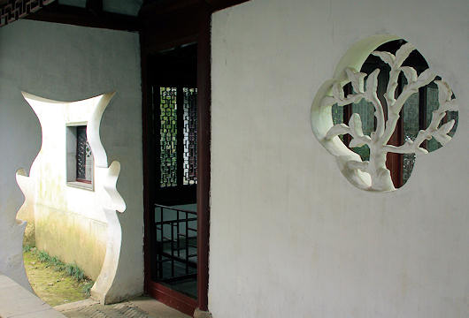 蘇州の滄浪亭：花瓶型の洞門
