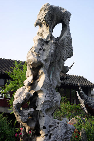 蘇州、留園（太湖石の冠雲峰）