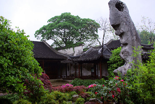 蘇州、留園（冠雲亭から見た冠雲峰）