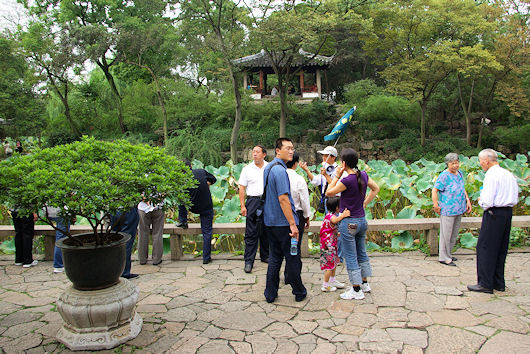 蘇州拙政園（遠香堂前の平台）