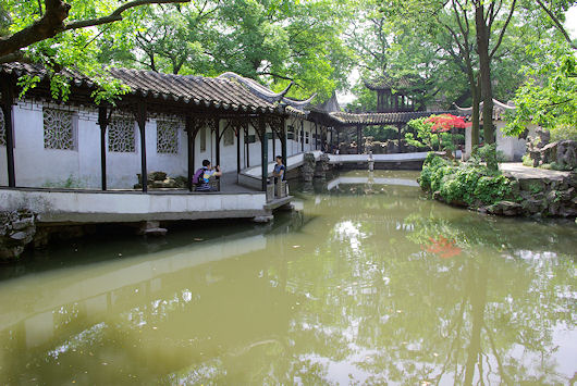 蘇州拙政園(東園の波状回廊)