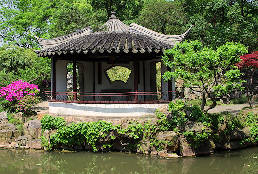 蘇州拙政園(東園の扇亭)