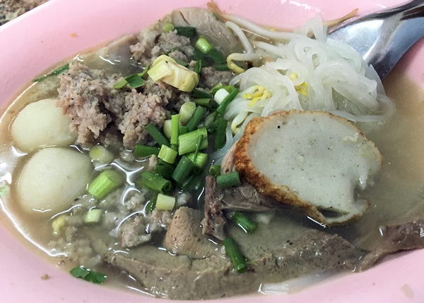 バンコクで食べたクイッティアオ(粿条)