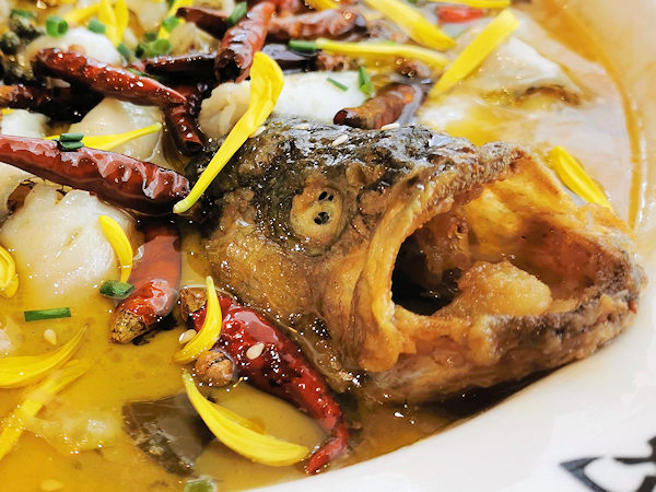 深圳で食べた酸菜魚（湖南料理）