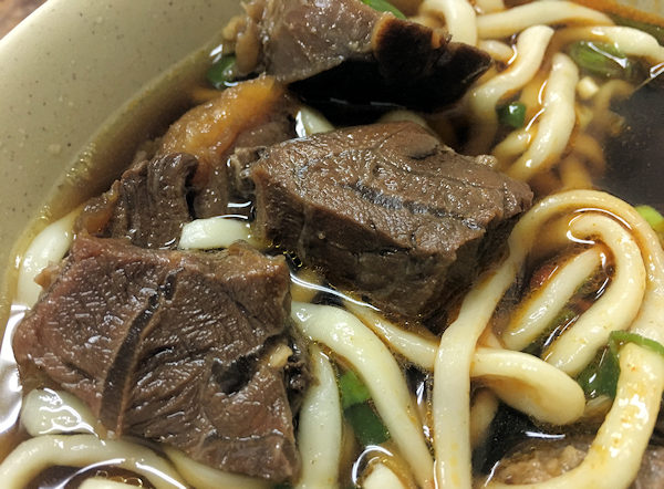 台北・富宏牛肉麺の牛肉麺はおすすめ