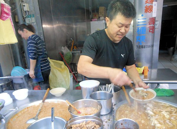 麺線の朝食（雙城一条街、台北）