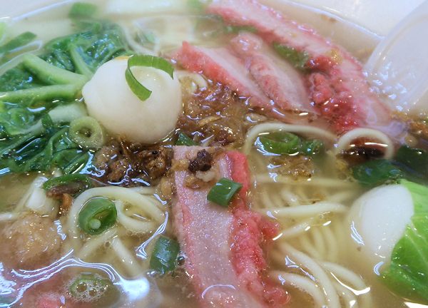 士林市場で食べた担仔麺