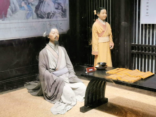 三顧の礼（古隆中、諸葛亮の庵）